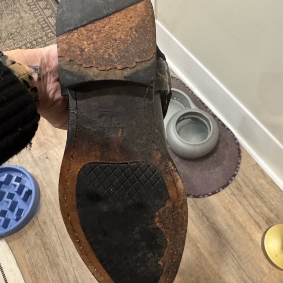 Frye Harness black leather boots
Size 7 - Picture 6 of 8